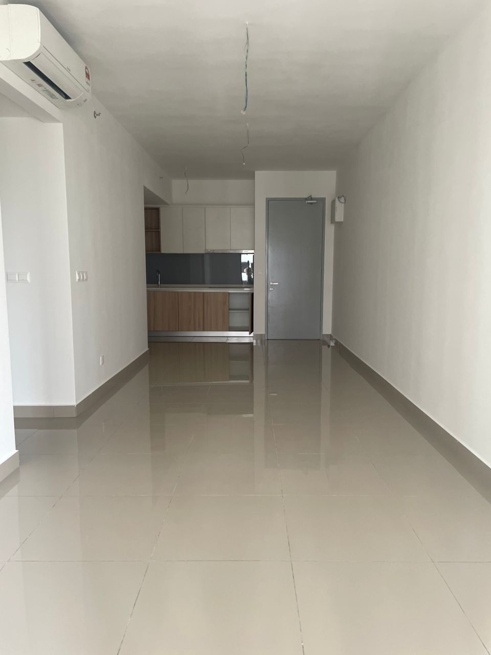 M Luna Condo Partial Furnished for Rent - Image 1