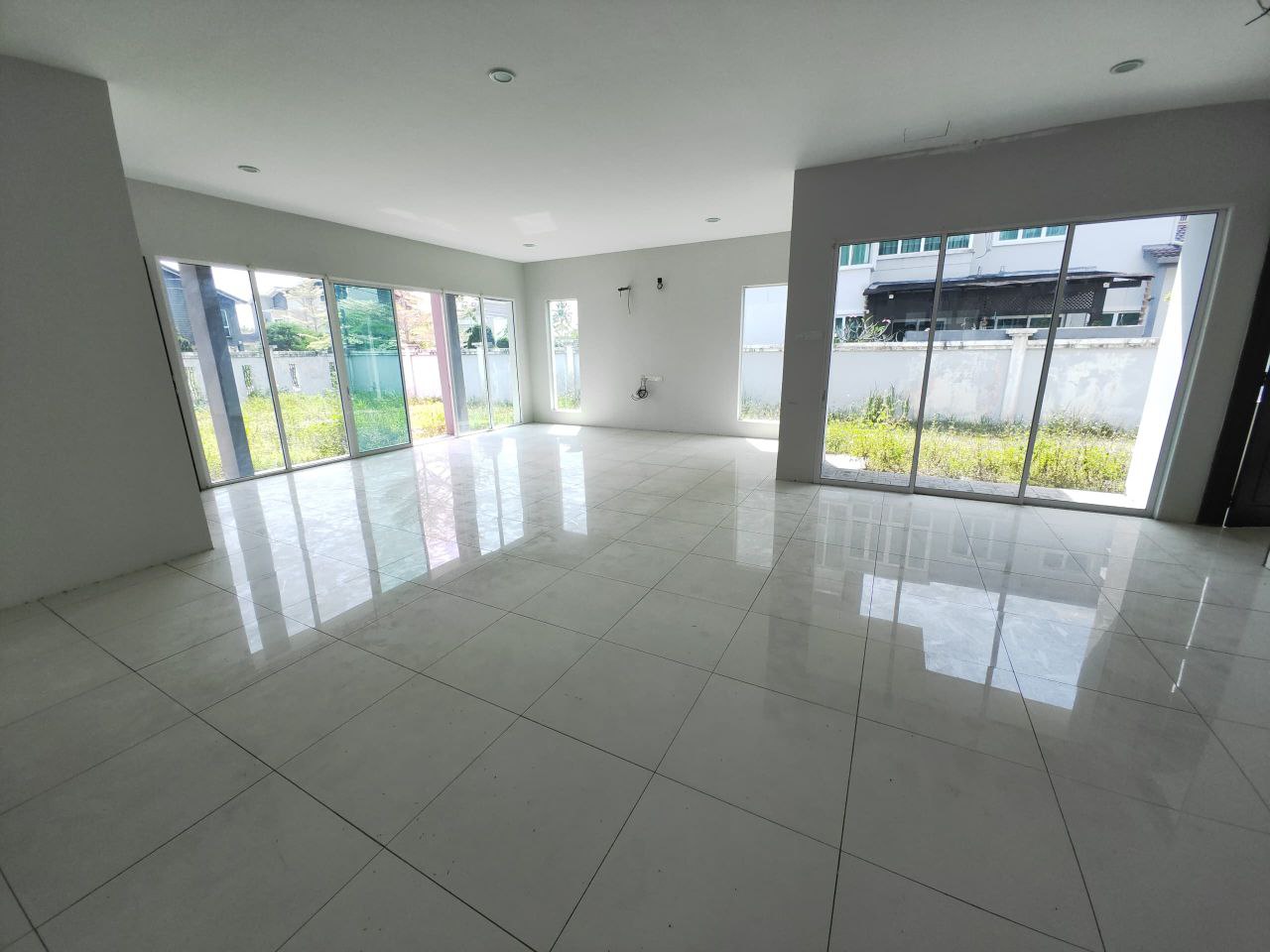 Meru hill bungalow for rent basic condition gated and guarded - Image 1