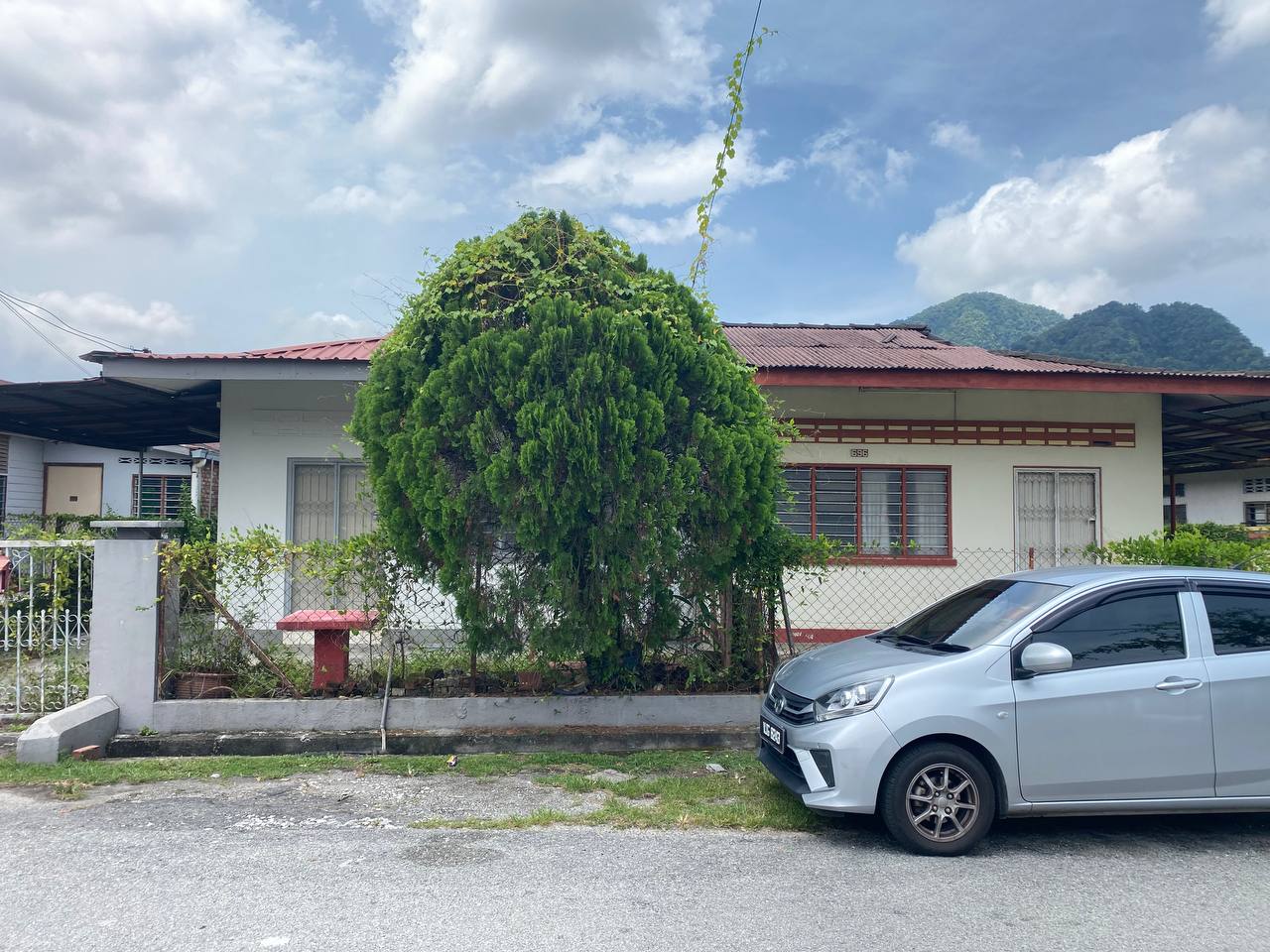 Kampung Baru Gunung Rapat Single Storey Bungalow - Image 1