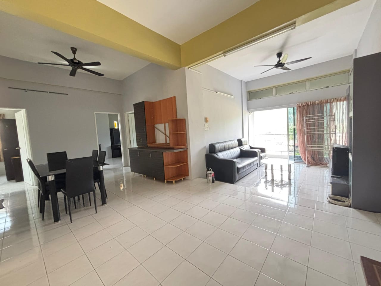 Le Courts, Desa Tambun Apartment - Image 1