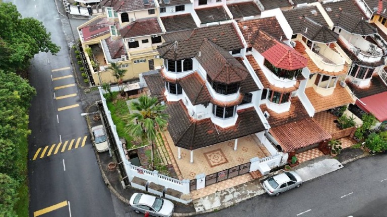 Taman Hillview, Gunung Rapat Double Storey Semi-D House – 5 bedroom semi-detached house for sale in Gunung Rapat, Ipoh (photo 1 of 20)